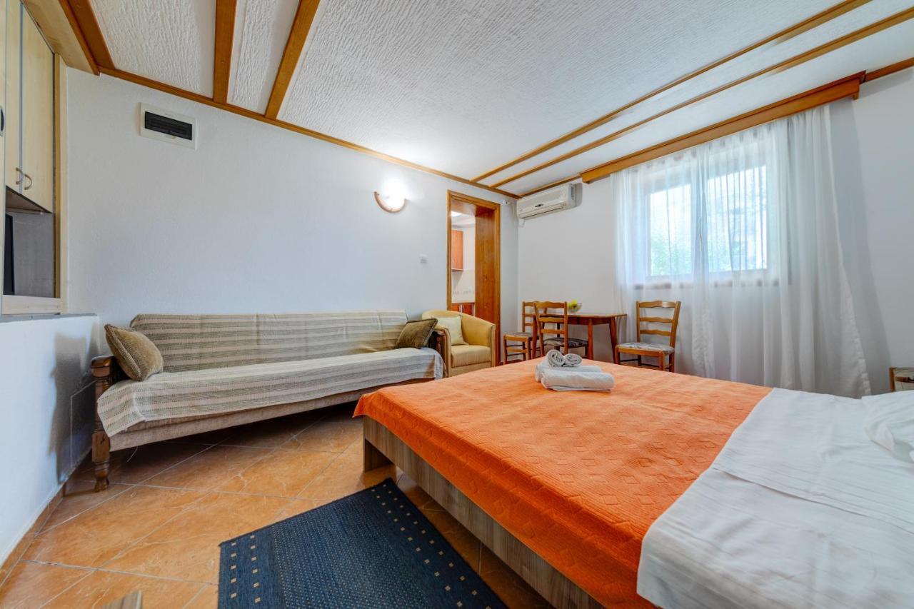 Olive Garden Apartments Свети-Стефан Экстерьер фото